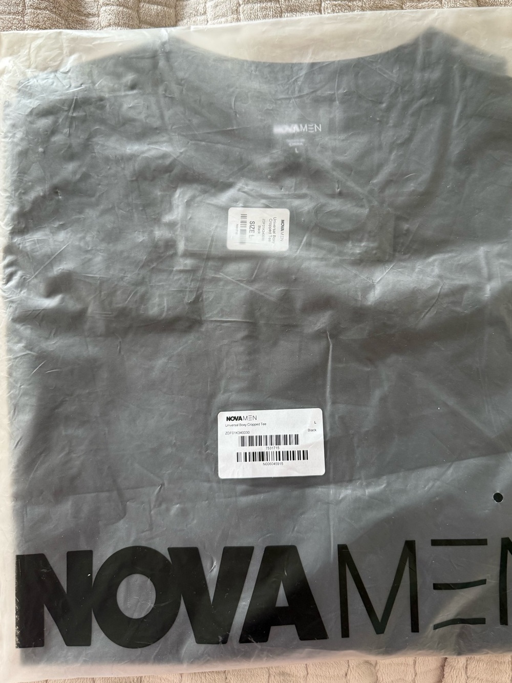 Universal Boxi Cropped Tee